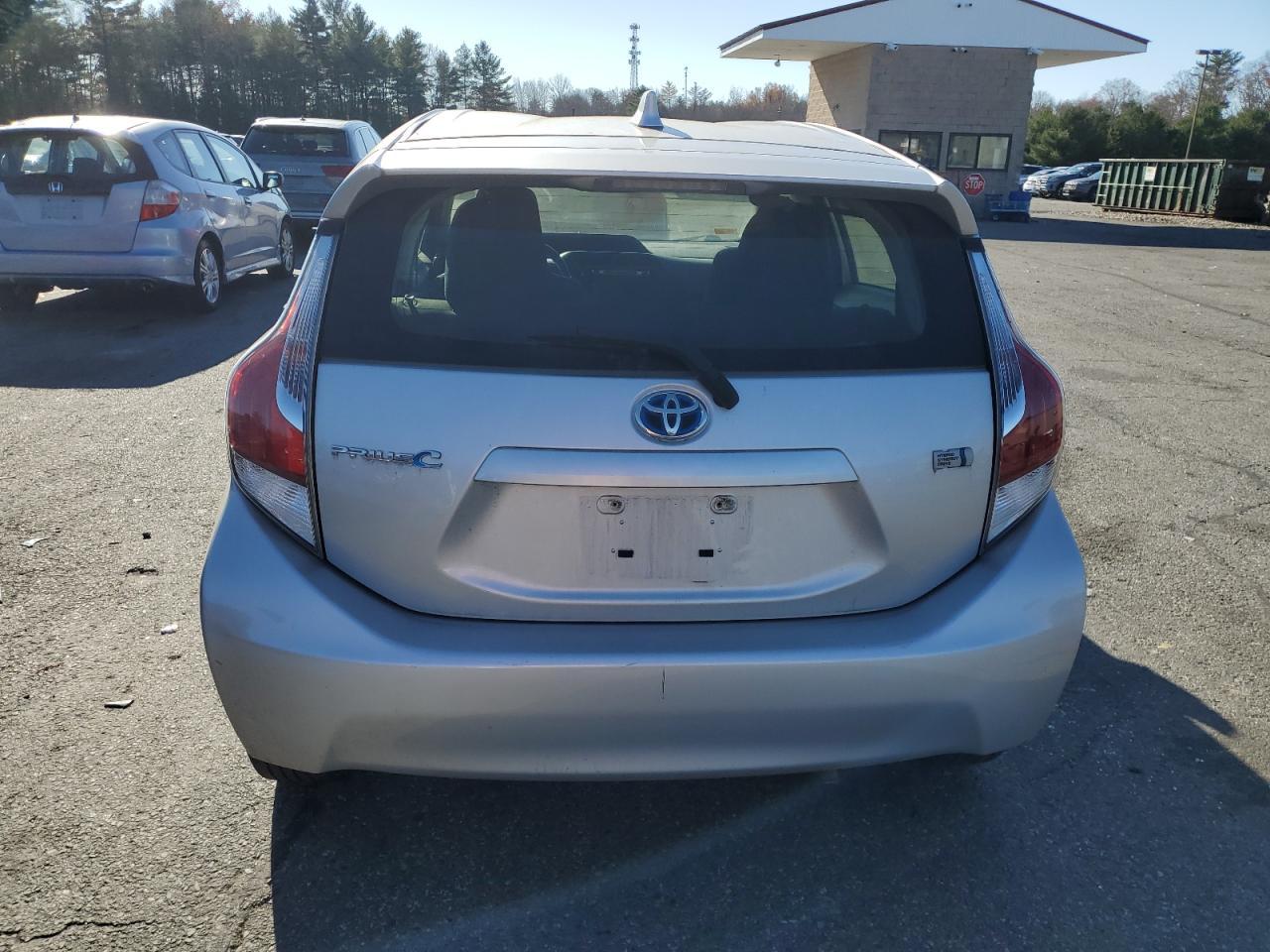 2016 TOYOTA PRIUS C - Фото 6