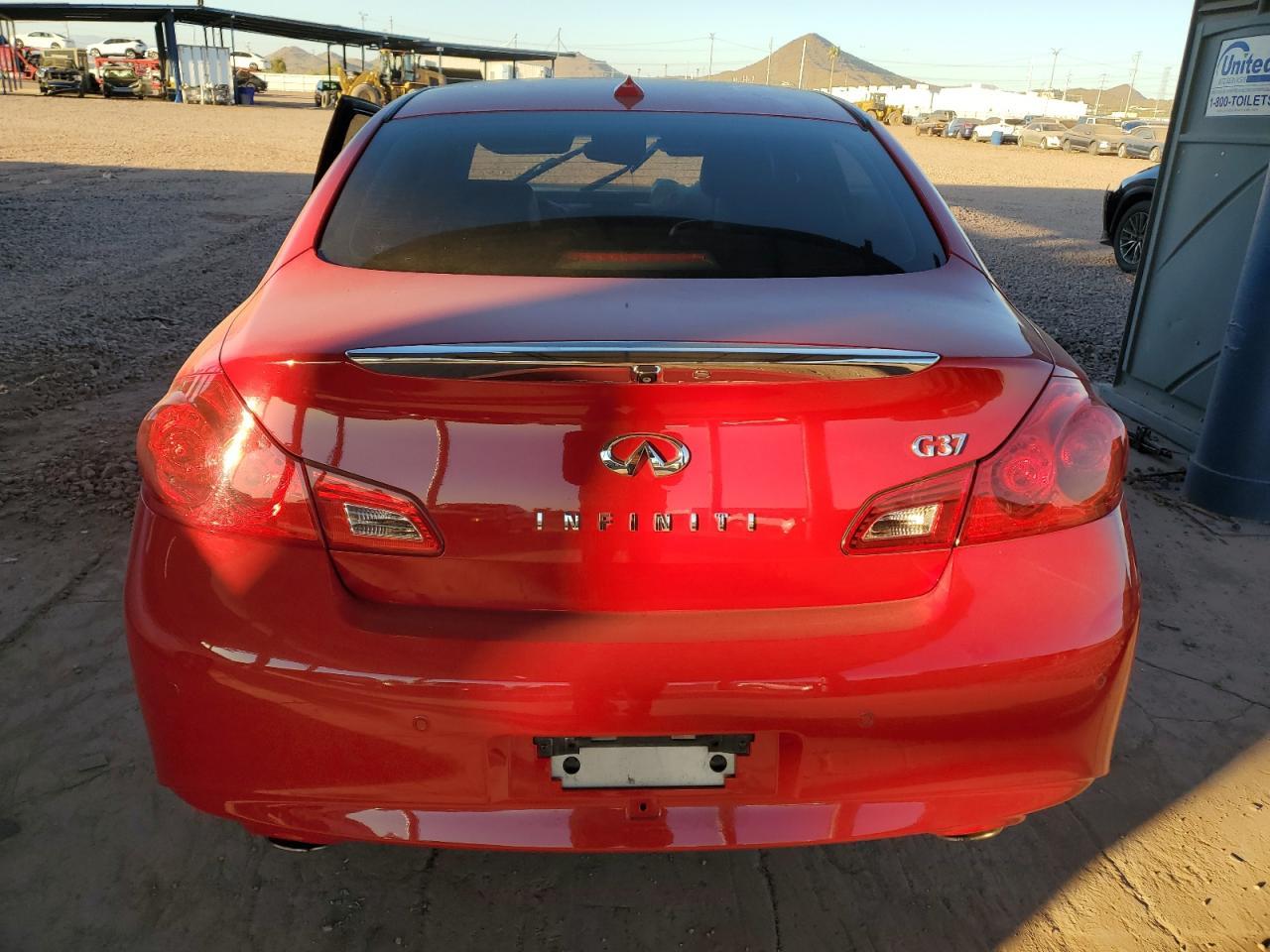 2011 INFINITI G37 BASE - Image 6