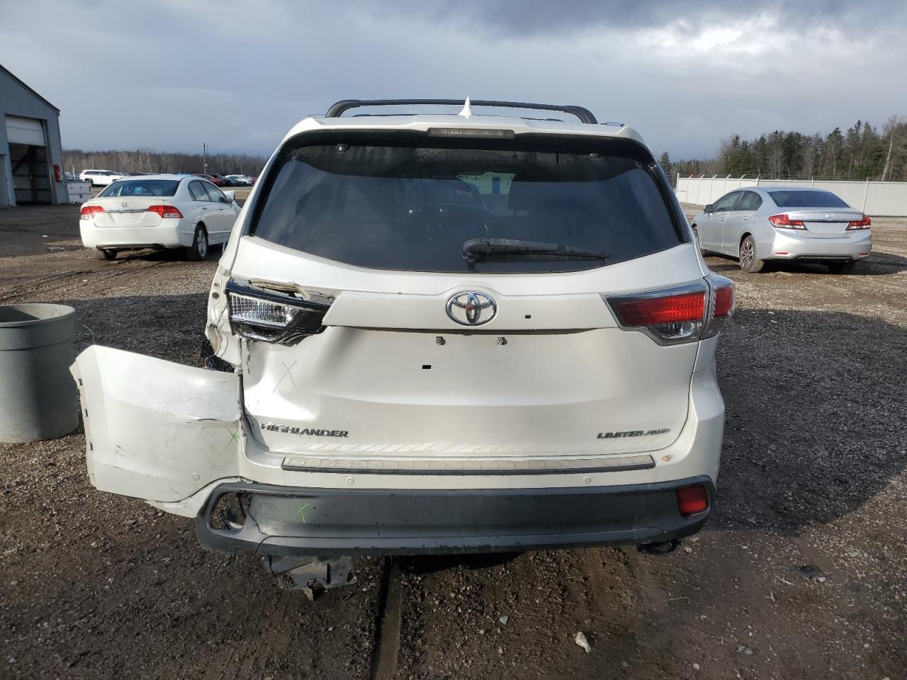 2015 TOYOTA HIGHLANDER - Image 6