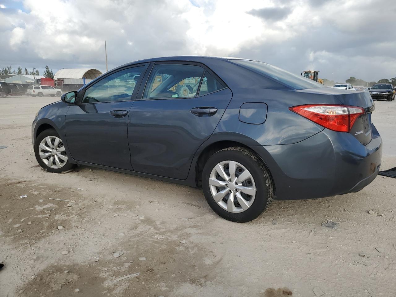 2015 TOYOTA COROLLA L - Фото 2