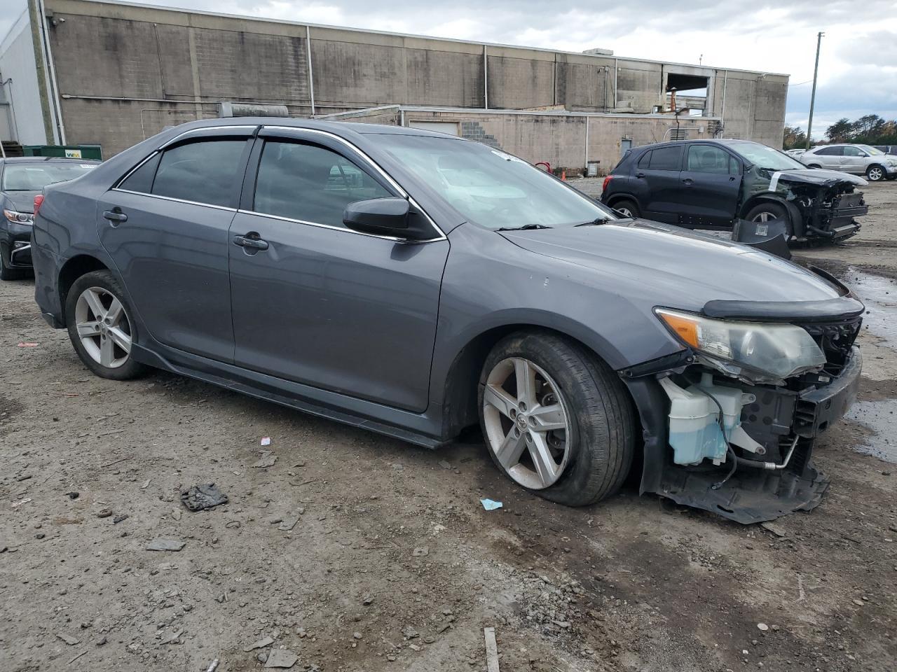 2014 TOYOTA CAMRY L - Image 4