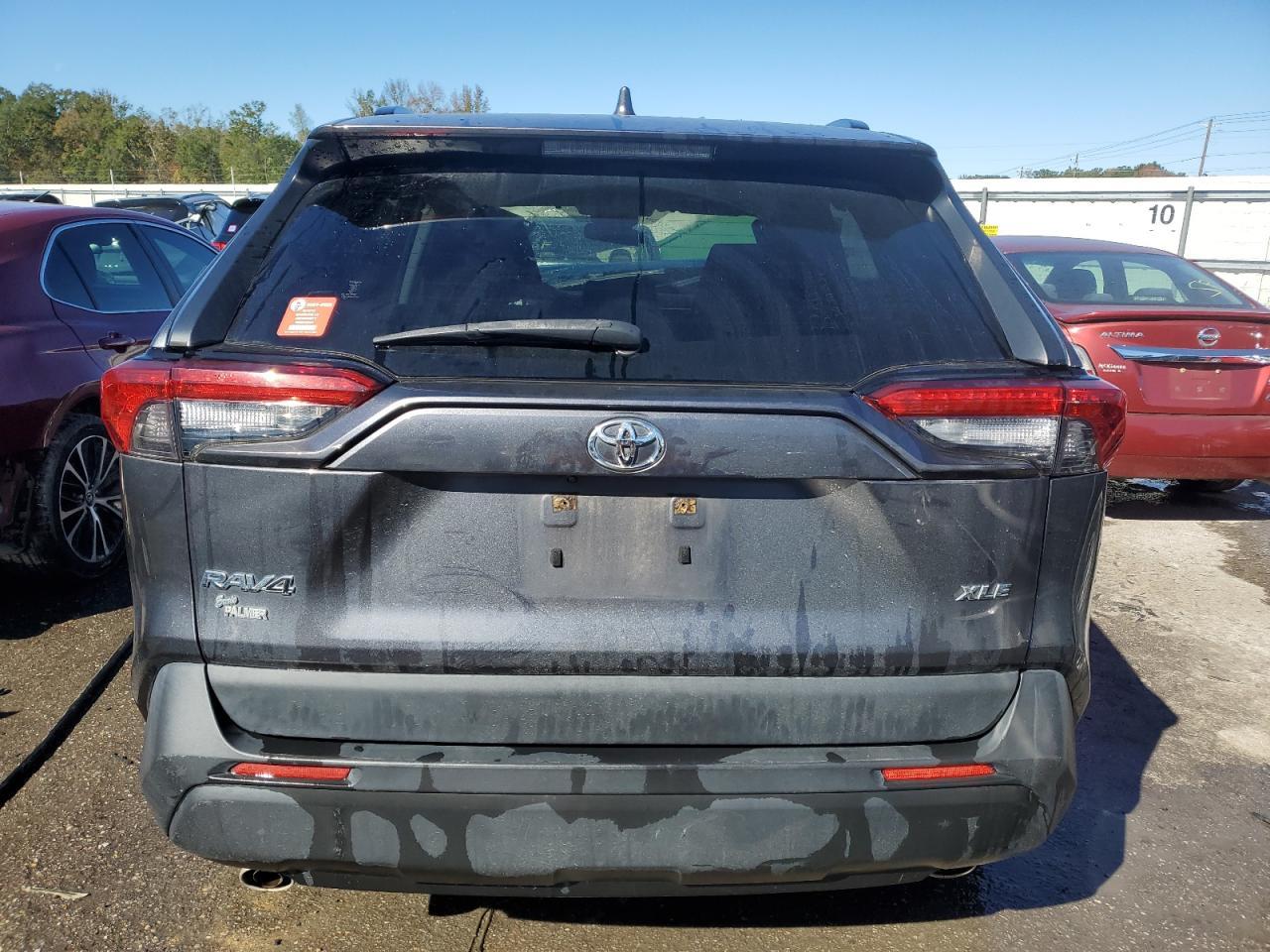 2020 TOYOTA RAV4 XLE - Image 6