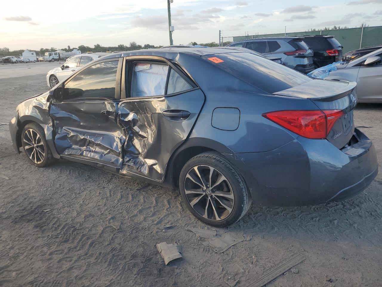 2018 TOYOTA COROLLA L - Фото 2