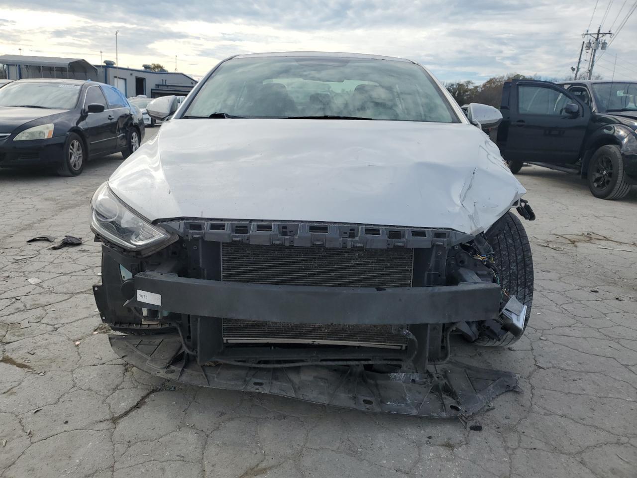 2018 HYUNDAI ELANTRA SE - Image 5