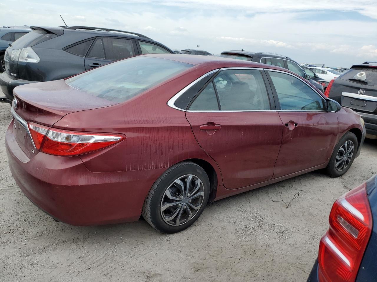 2016 TOYOTA CAMRY LE - Фото 3