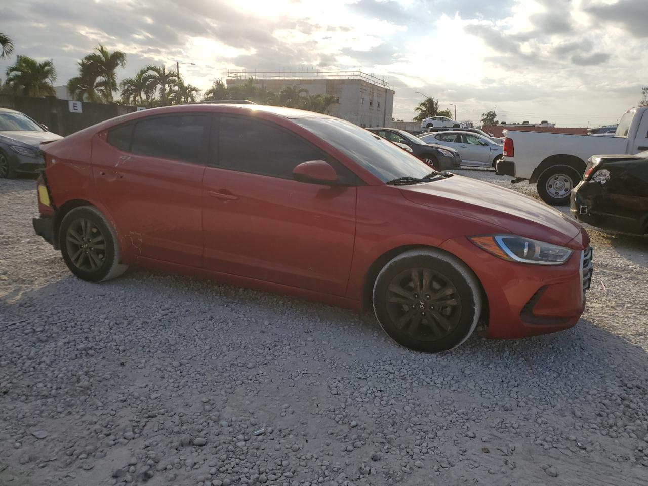 2018 HYUNDAI ELANTRA SE - Фото 4