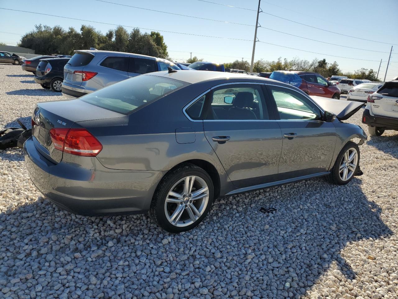 2014 VOLKSWAGEN PASSAT SE - Image 3