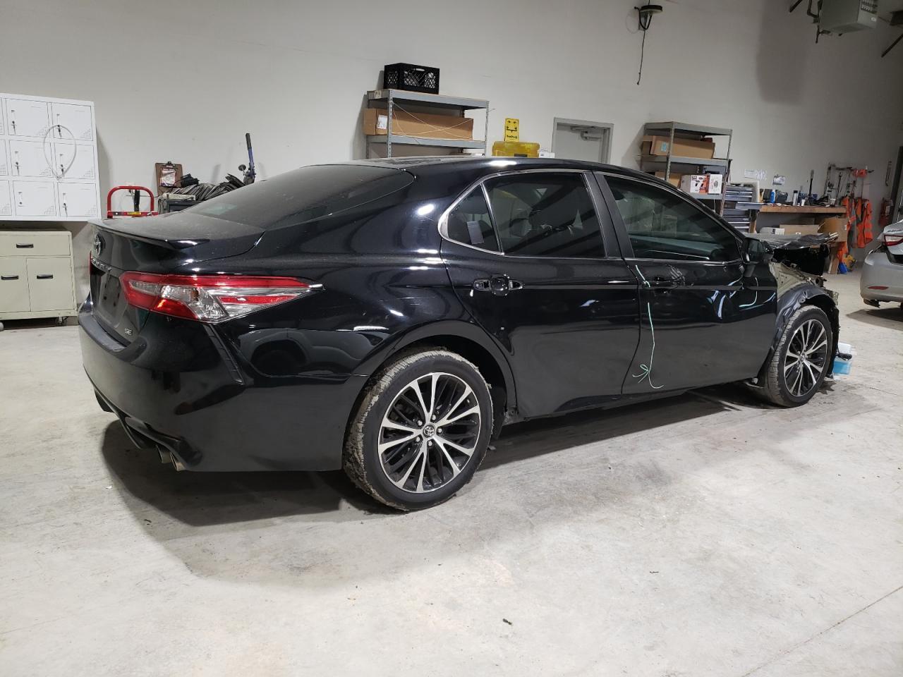 2018 TOYOTA CAMRY L - Фото 3