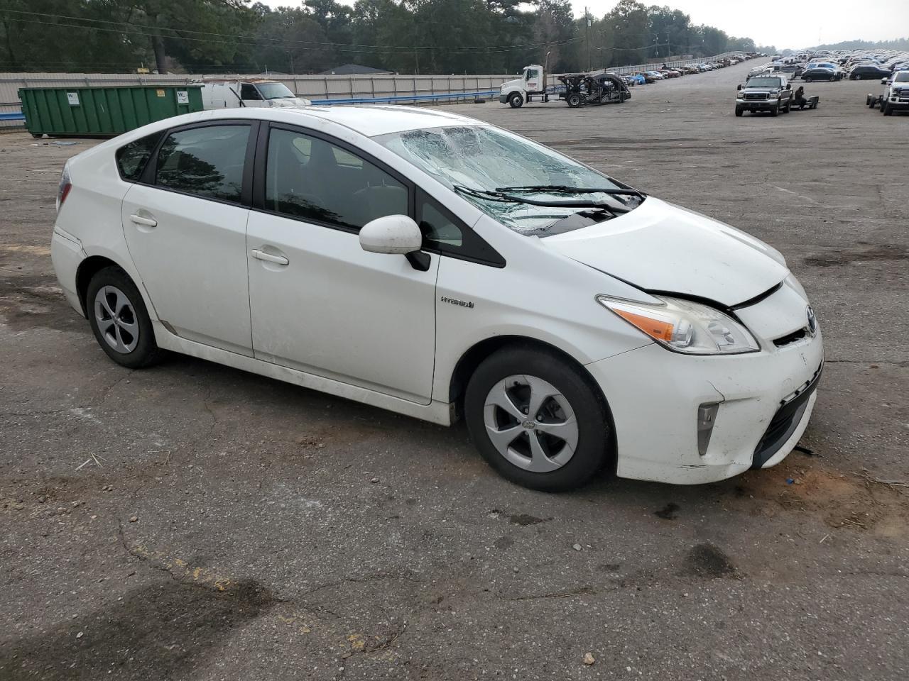 2015 TOYOTA PRIUS - Image 4
