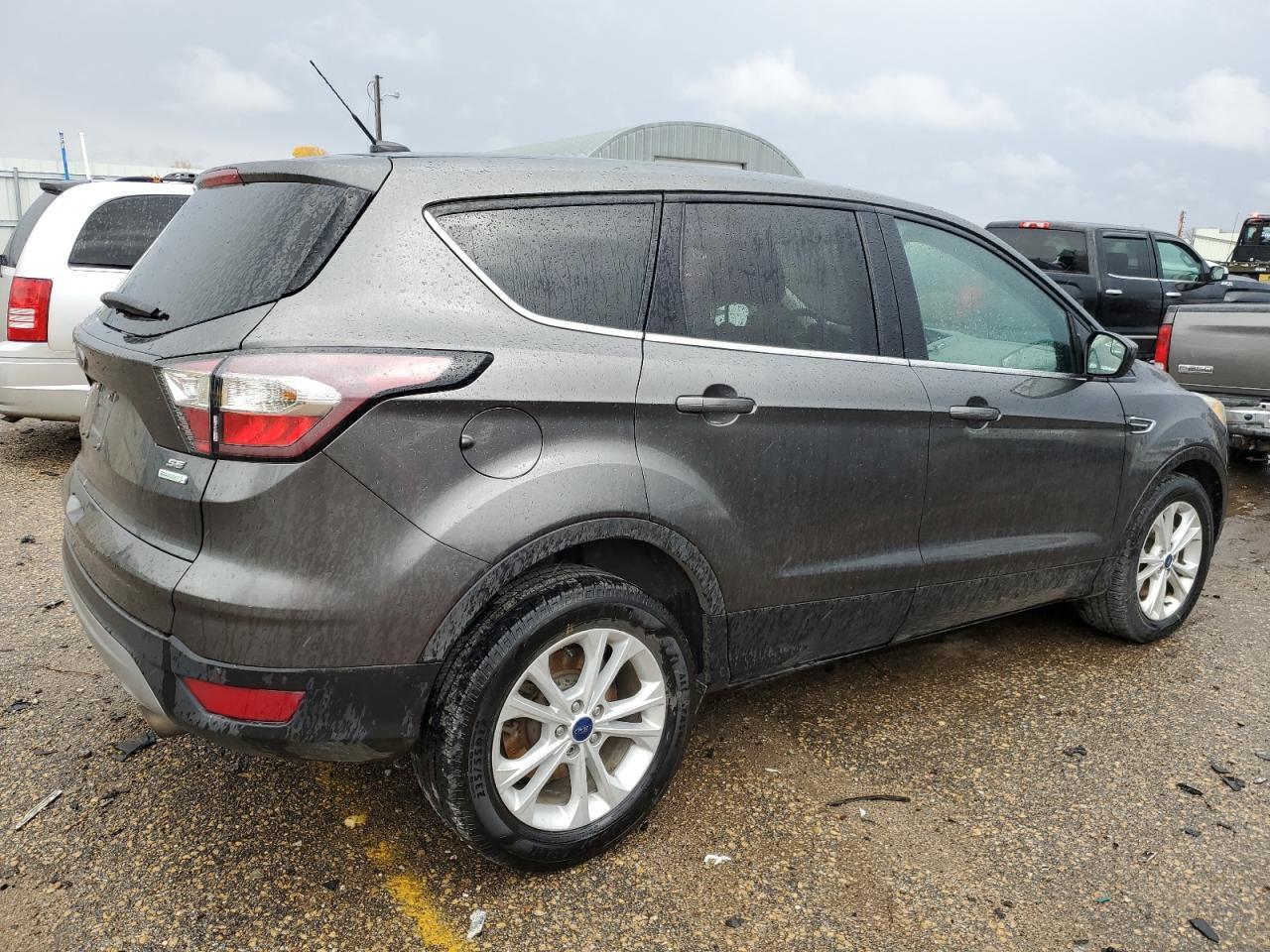 2017 FORD ESCAPE SE - Фото 3