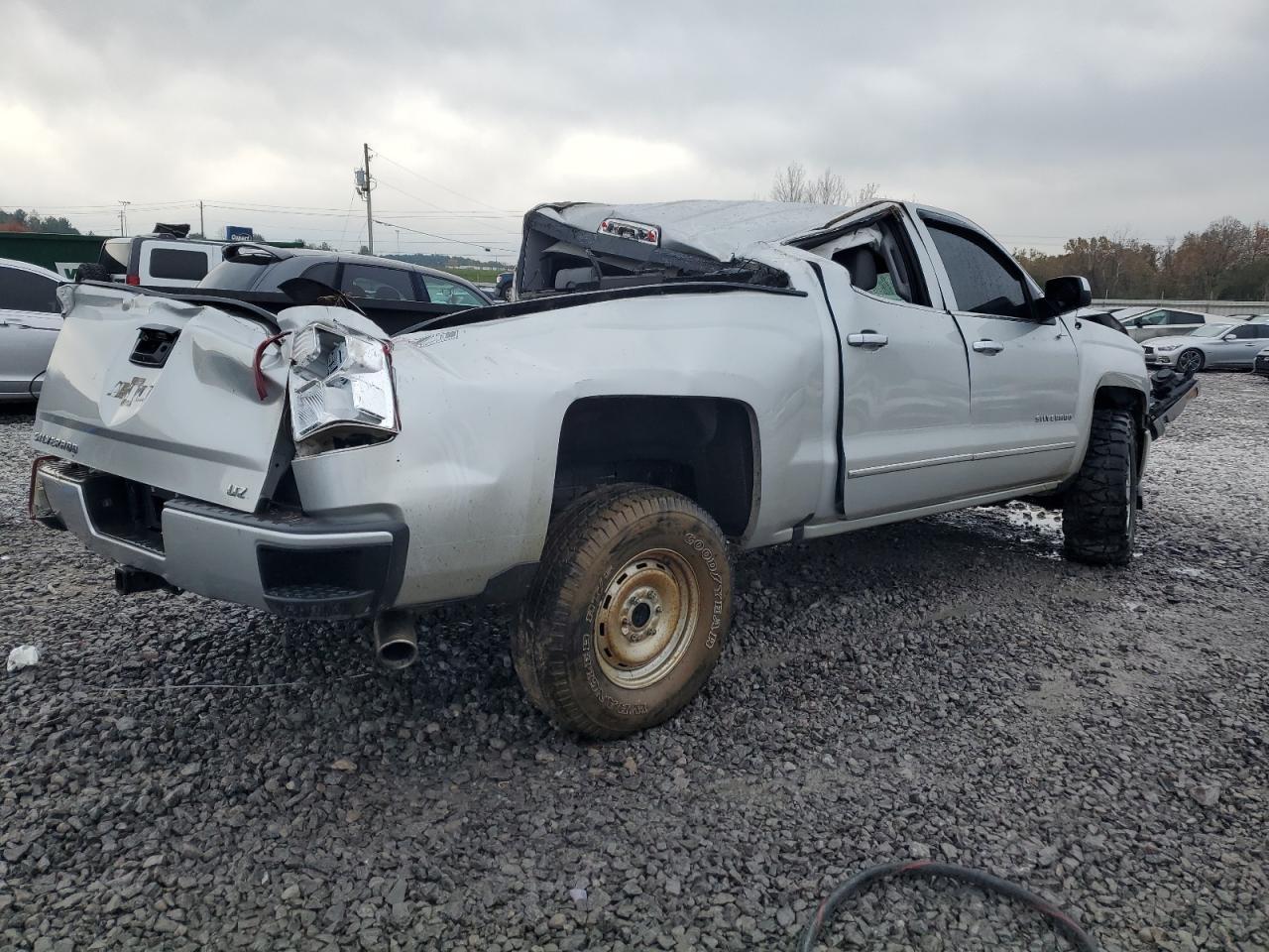2017 CHEVROLET SILVERADO - Image 3