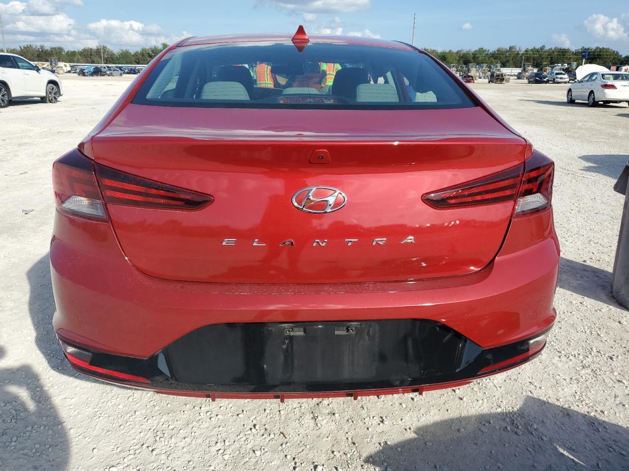 2019 HYUNDAI ELANTRA SE - Фото 6