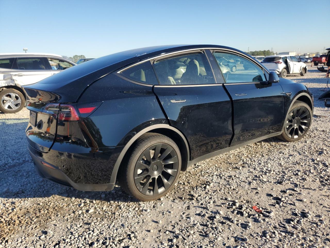 2024 TESLA MODEL Y - Image 3