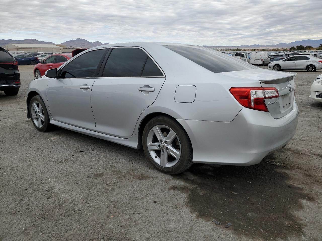2014 TOYOTA CAMRY L - Фото 2
