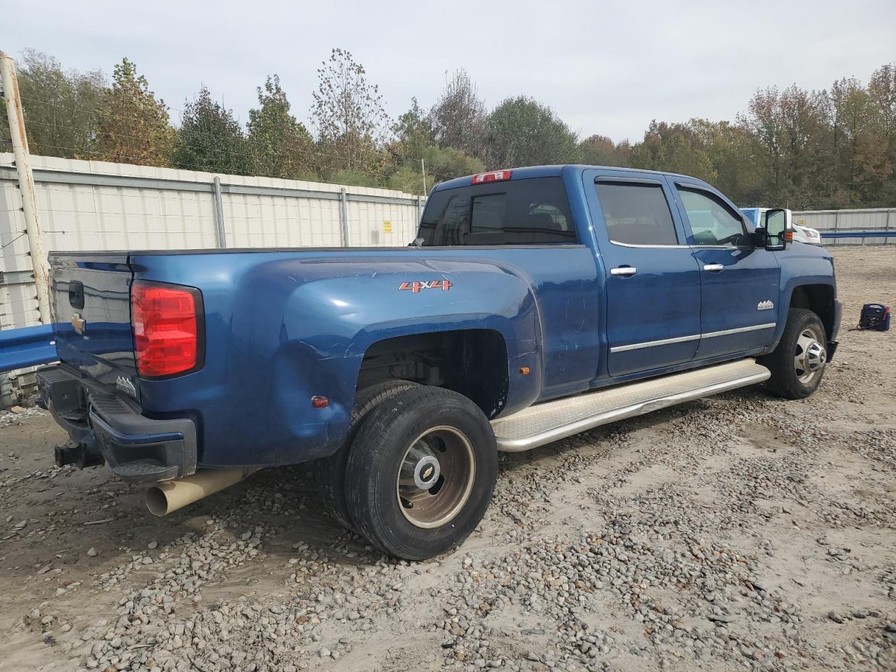 2018 CHEVROLET SILVERADO - Image 3