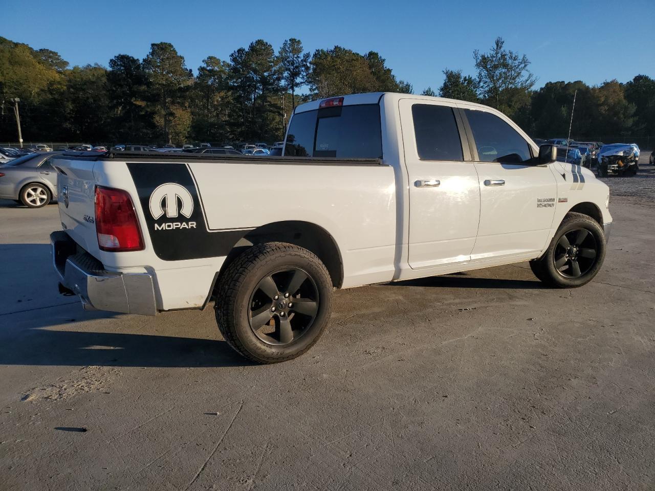 2015 RAM 1500 SLT - Image 3