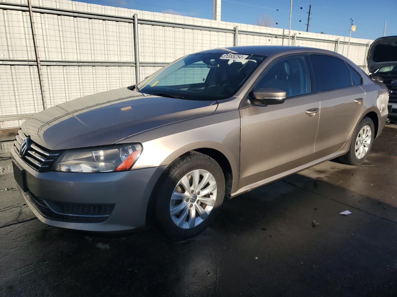 2015 VOLKSWAGEN PASSAT S