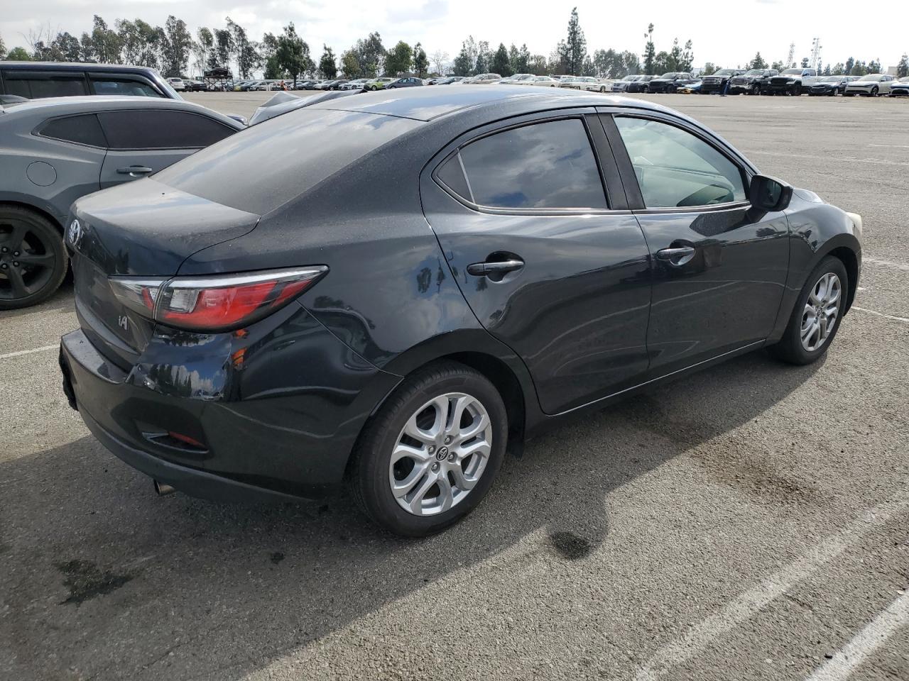 2017 TOYOTA YARIS IA - Image 3