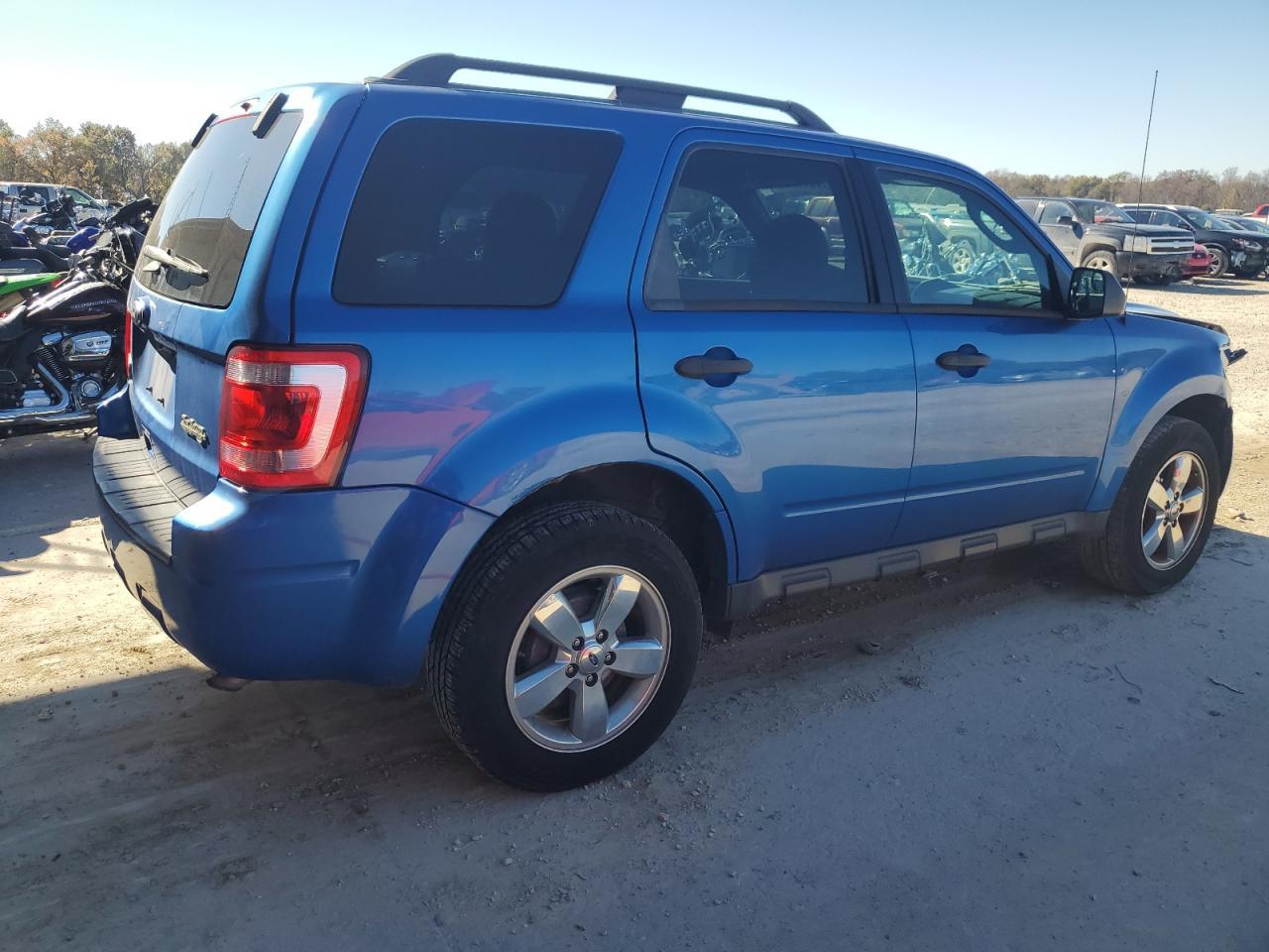 2012 FORD ESCAPE XLT - Image 3