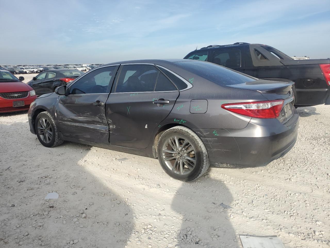 2016 TOYOTA CAMRY LE - Фото 2