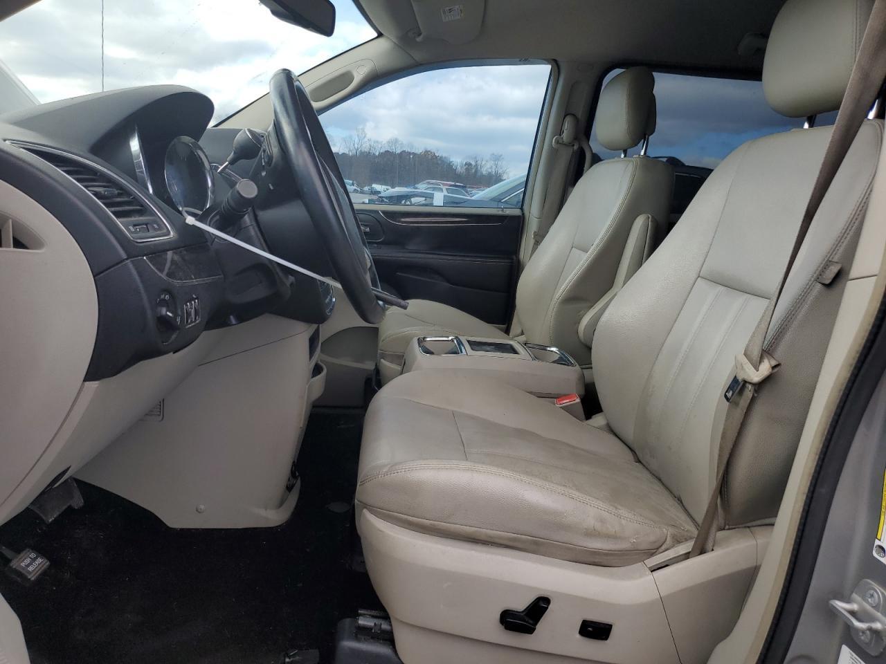 2014 CHRYSLER TOWN & COU - Фото 7