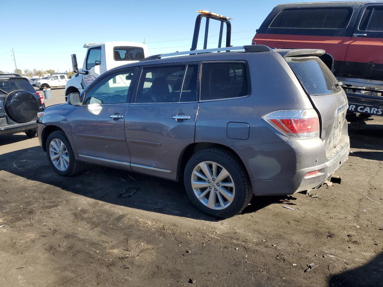 2012 TOYOTA HIGHLANDER - Image 2