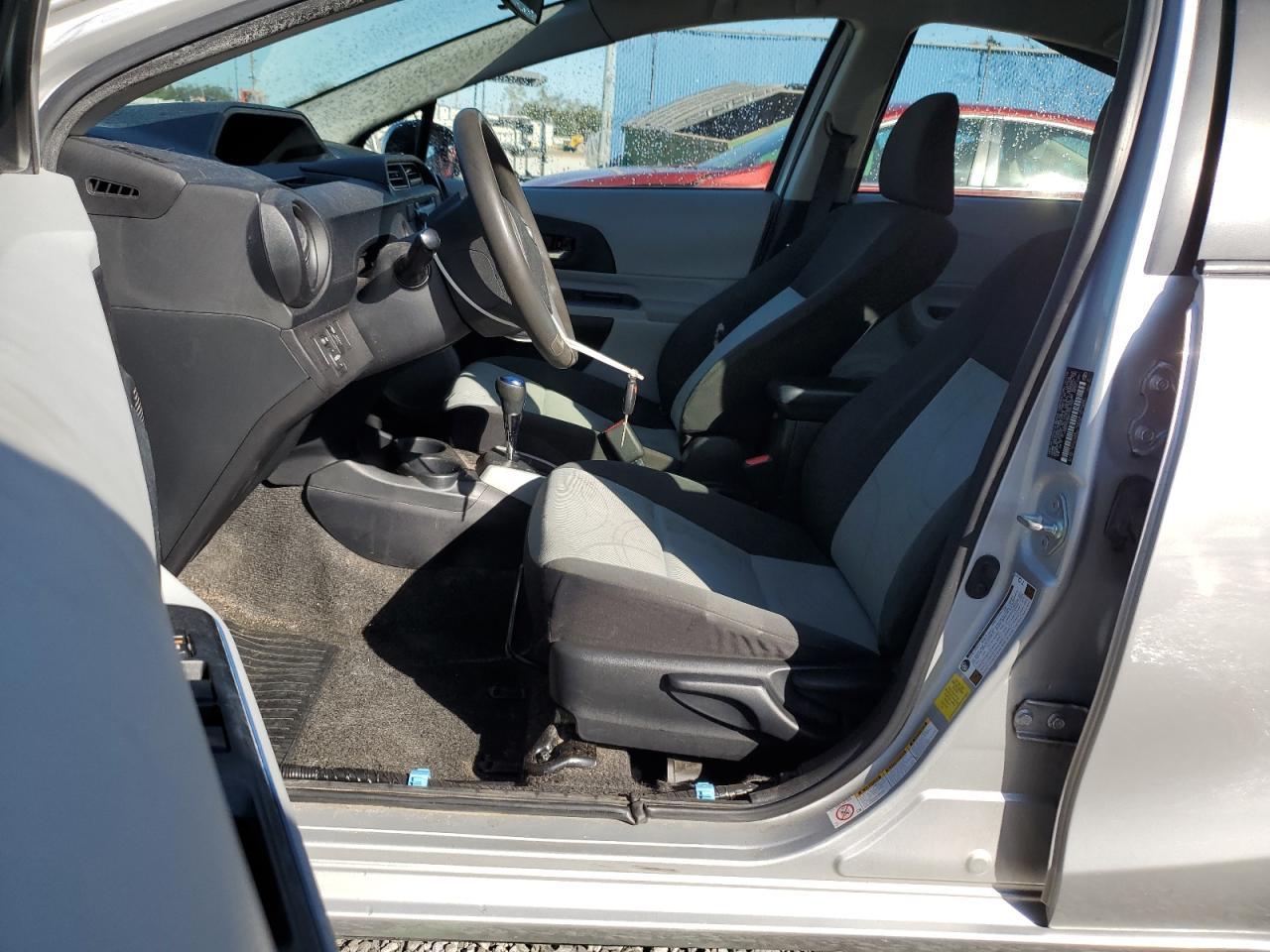 2013 TOYOTA PRIUS C - Фото 7