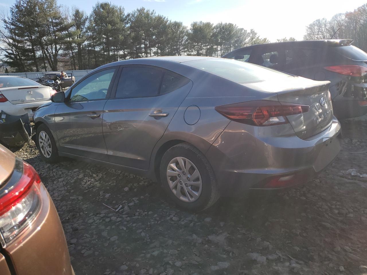2019 HYUNDAI ELANTRA SE - Фото 2