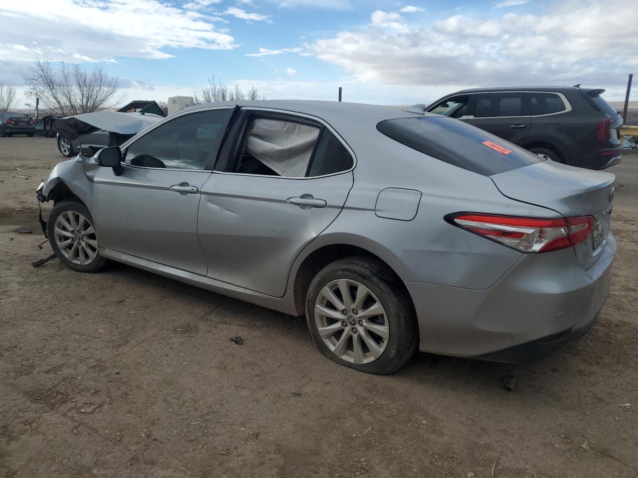 2020 TOYOTA CAMRY LE - Фото 2
