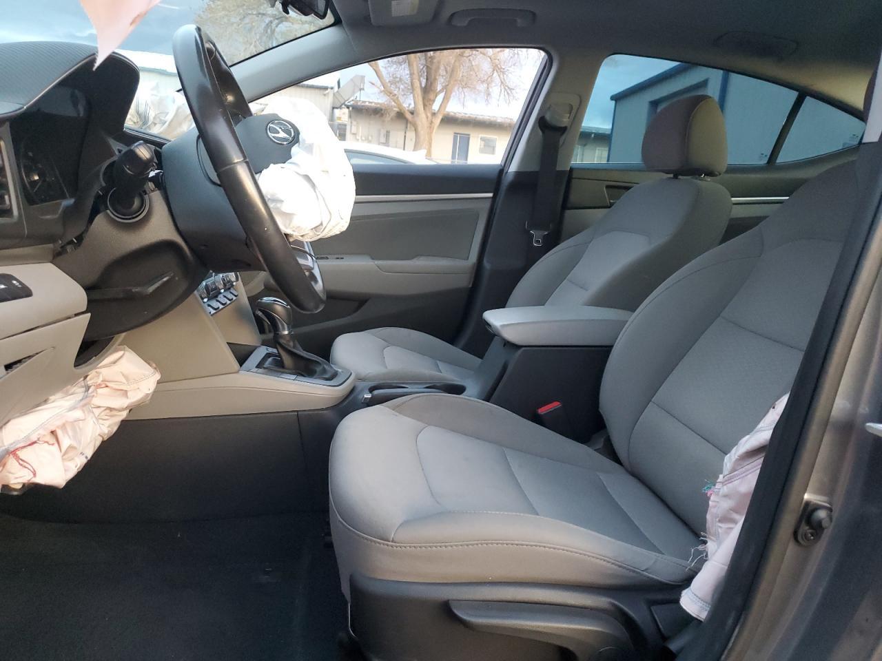 2019 HYUNDAI ELANTRA SE - Image 7