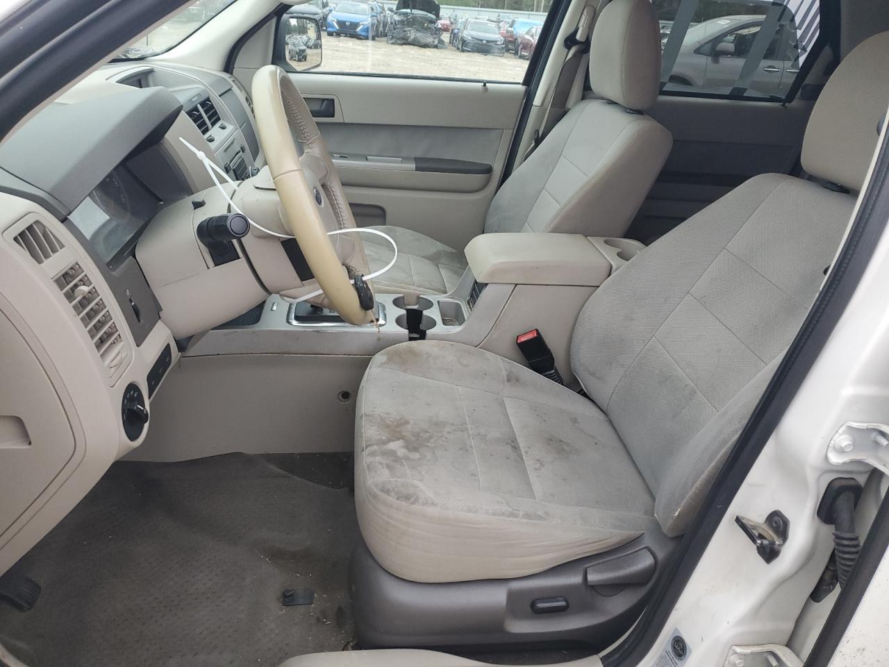 2010 FORD ESCAPE XLT - Image 7
