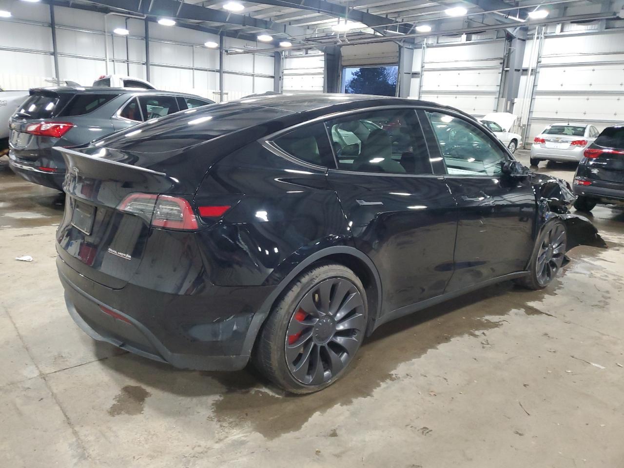 2023 TESLA MODEL Y - Фото 3