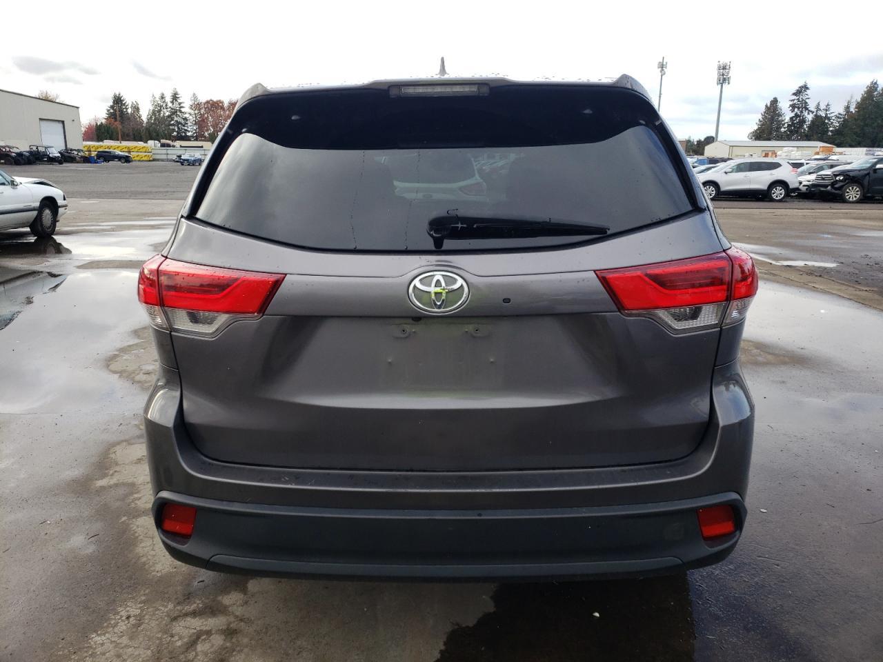2018 TOYOTA HIGHLANDER - Image 6