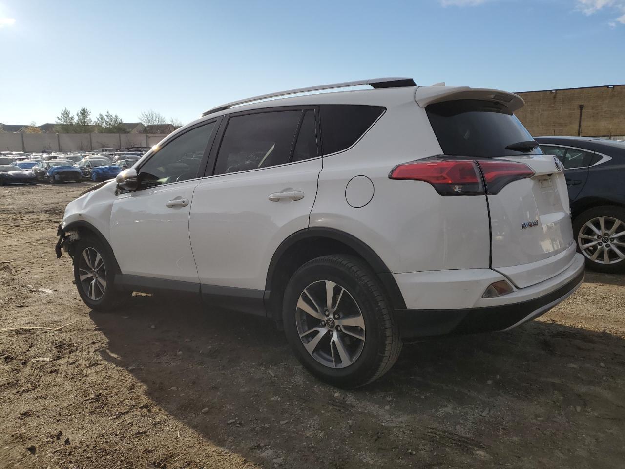 2016 TOYOTA RAV4 XLE - Фото 2