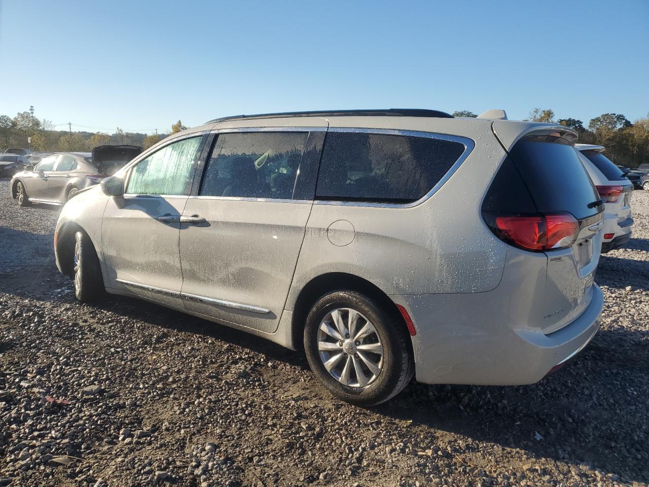 2017 CHRYSLER PACIFICA T - Image 2