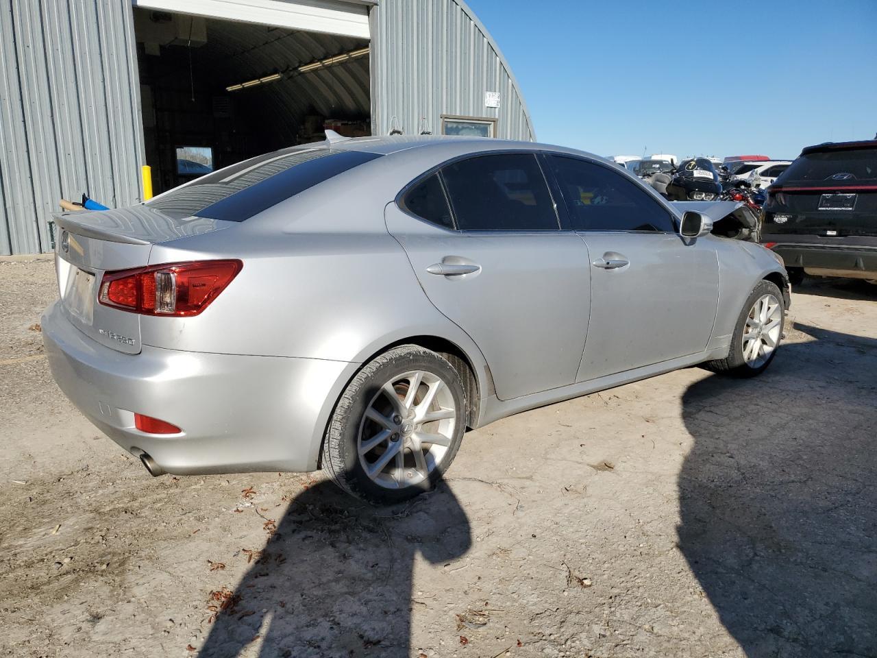2011 LEXUS IS 250 - Image 3
