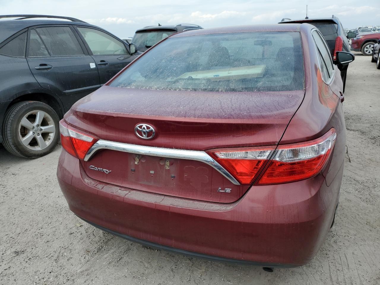 2016 TOYOTA CAMRY LE - Фото 6