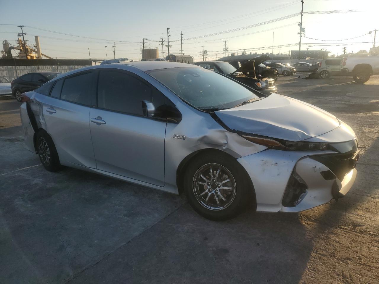 2019 TOYOTA PRIUS PRIM - Фото 4
