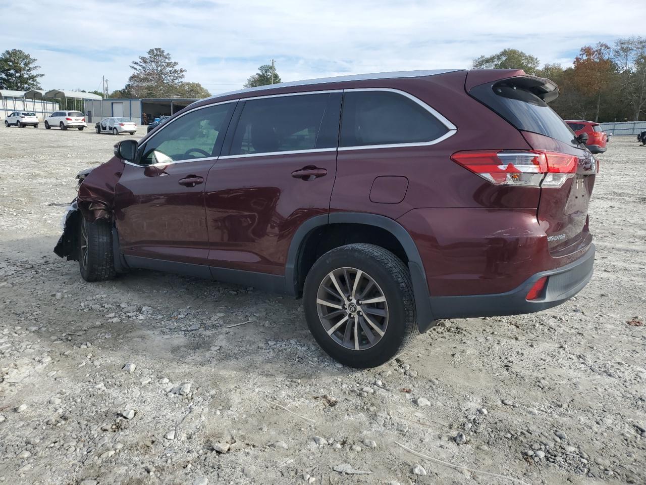 2019 TOYOTA HIGHLANDER - Image 2