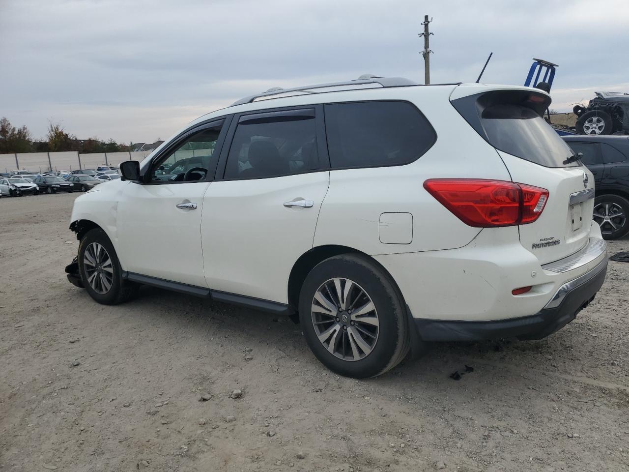 2017 NISSAN PATHFINDER - Фото 2