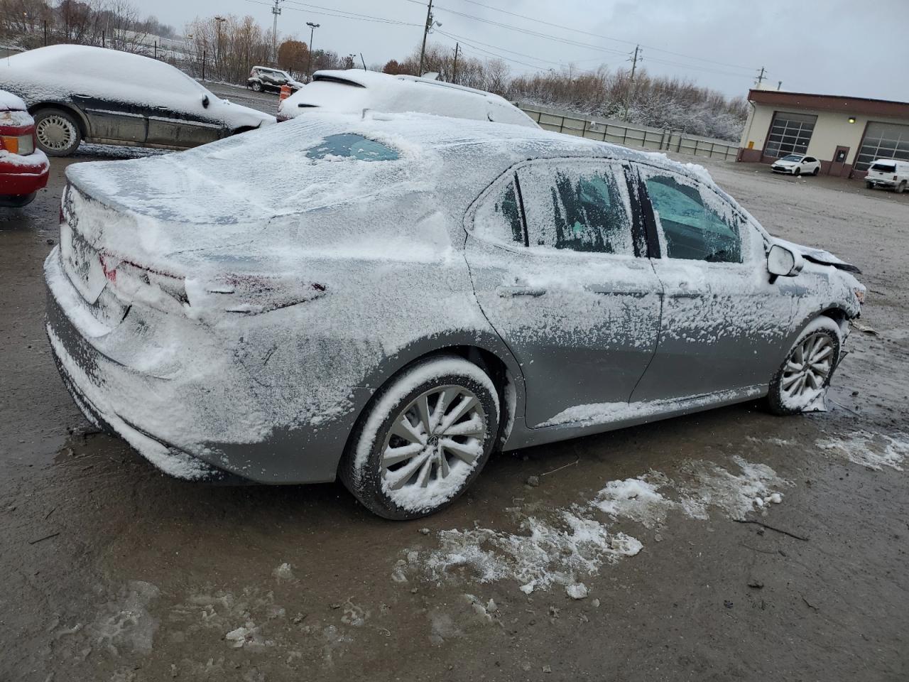 2023 TOYOTA CAMRY LE - Фото 3