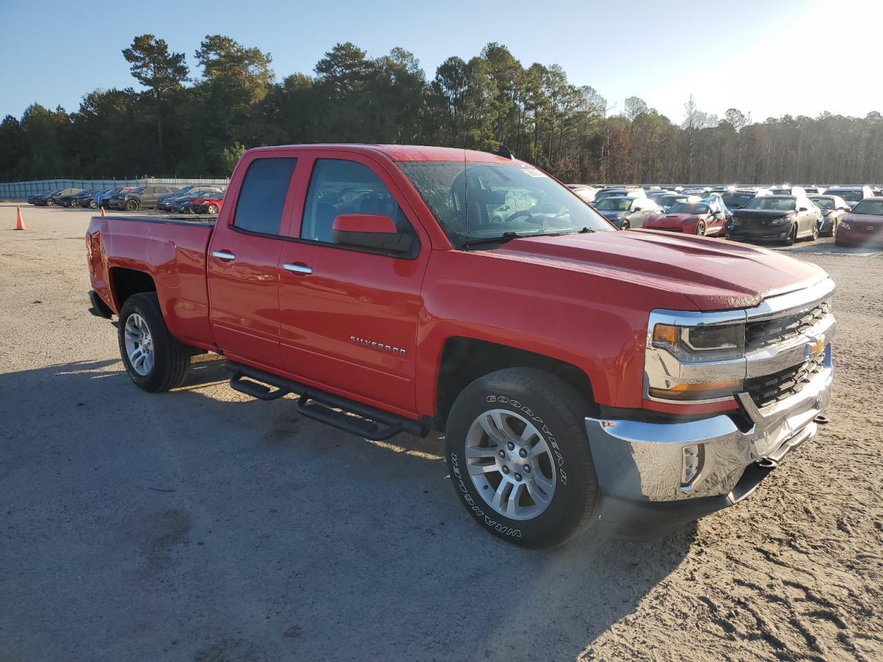 2017 CHEVROLET SILVERADO - Image 4