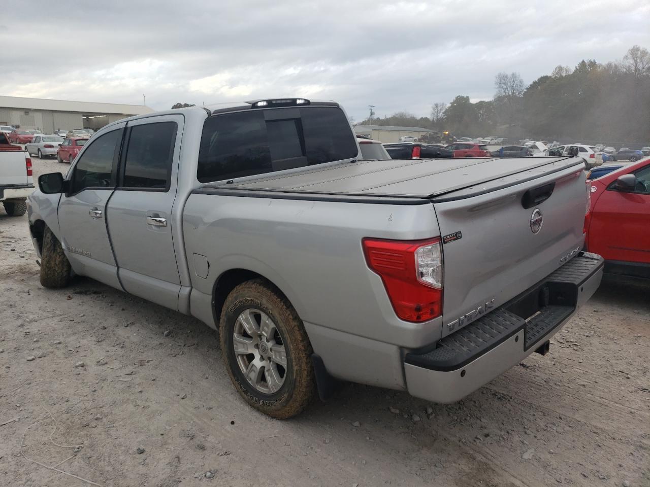 2018 NISSAN TITAN SV - Фото 2