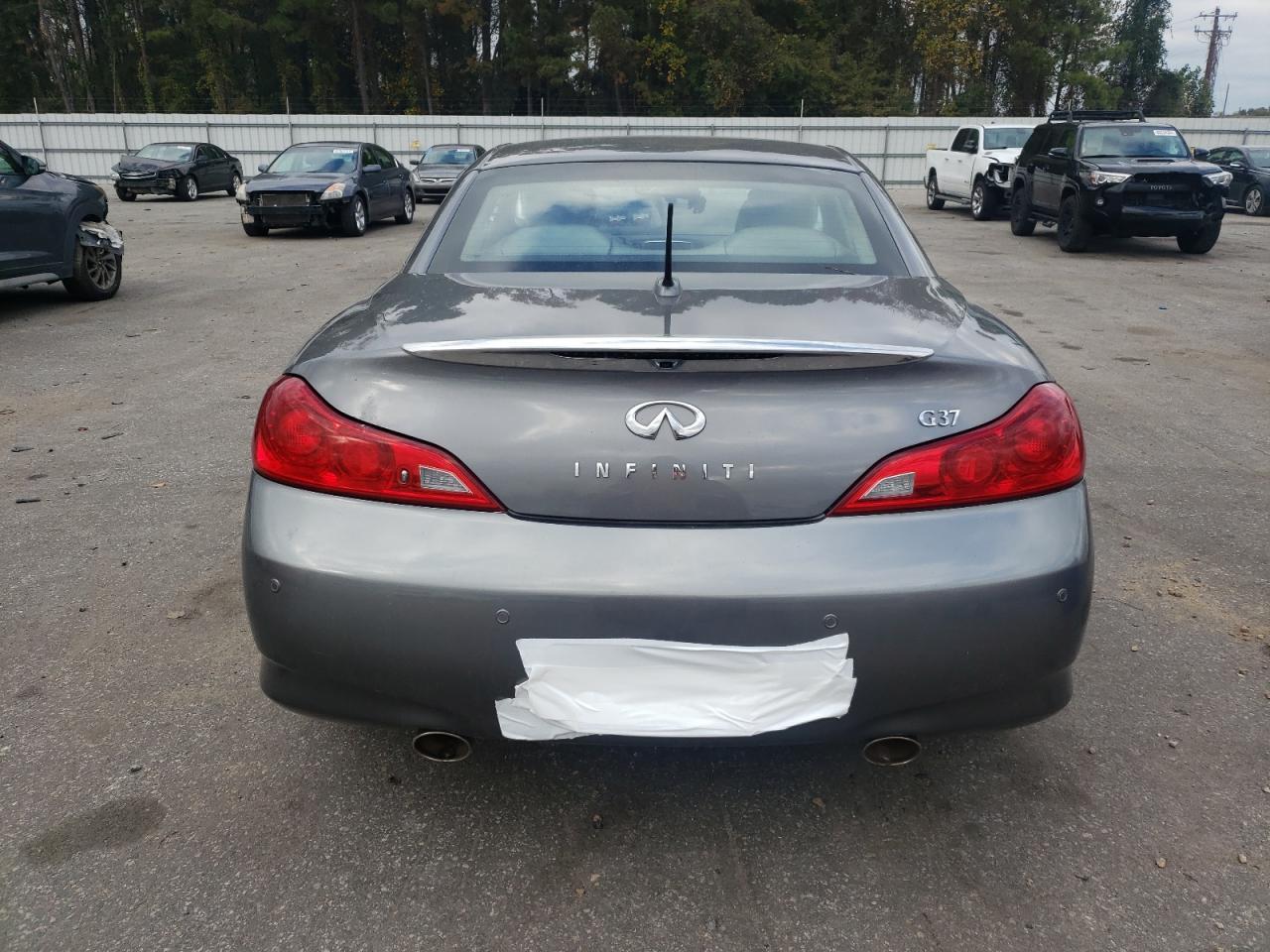 2011 INFINITI G37 BASE - Image 6