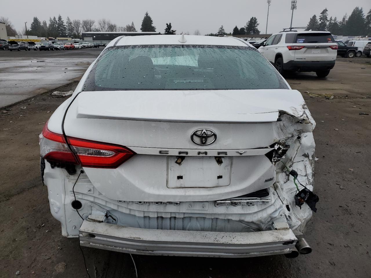 2020 TOYOTA CAMRY SE - Фото 6