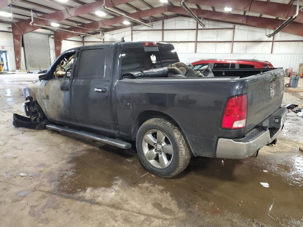 2015 RAM 1500 SLT - Фото 2