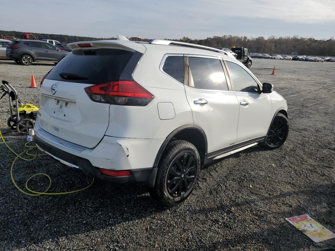 2017 NISSAN ROGUE S - Фото 3