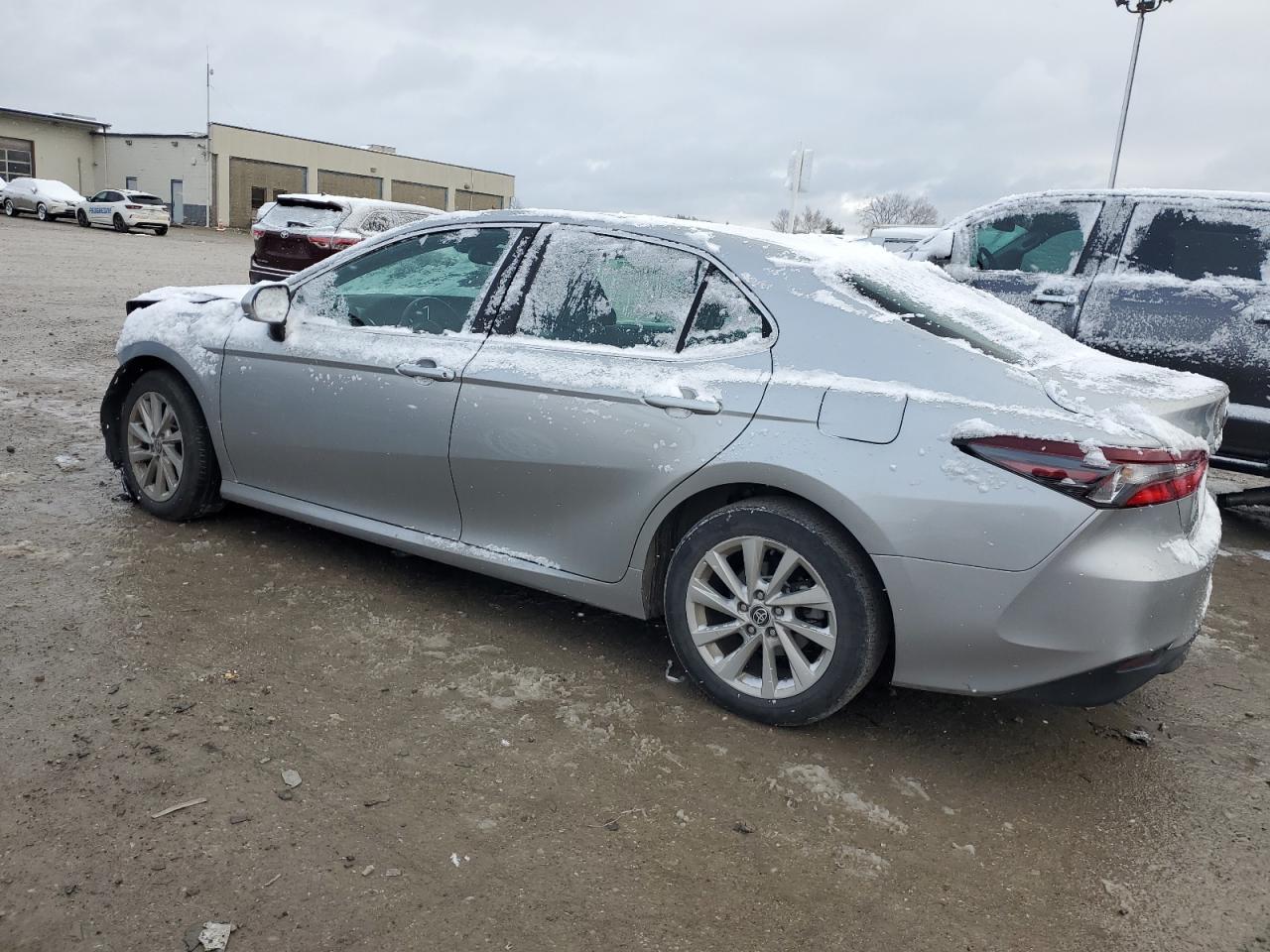 2023 TOYOTA CAMRY LE - Фото 2