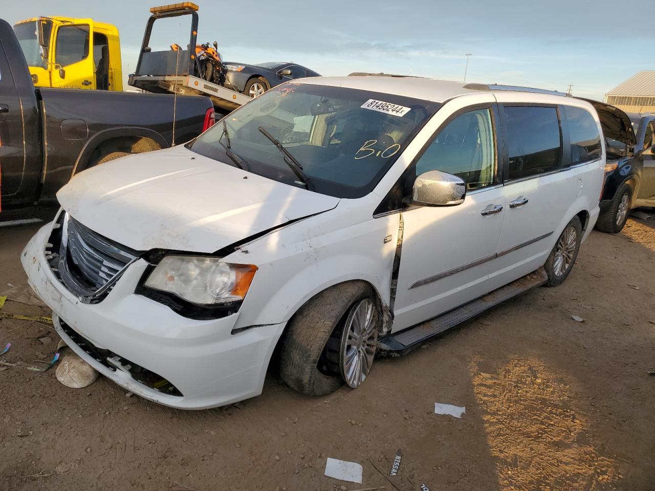 2014 CHRYSLER TOWN & COU