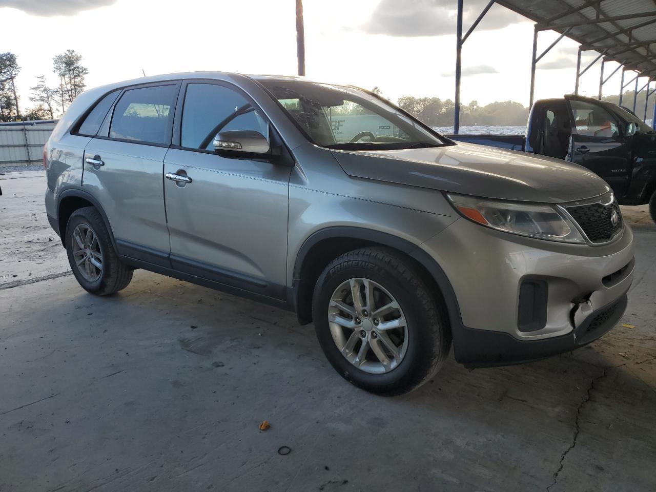 2015 KIA SORENTO LX - Image 4